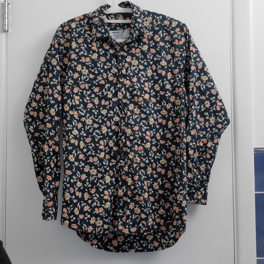 Tilley Endurables Long sleeve Floral Button Down